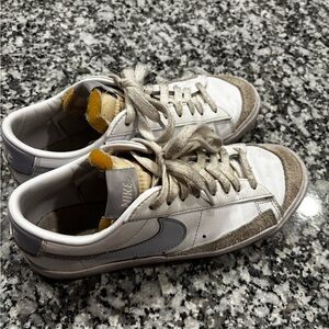 Nike White Leather Low-Top Blazer Sneakers